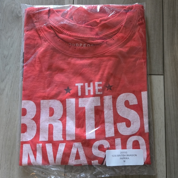 NIB Recycled Karma British Invasion Tee red - Picture 2 of 2
